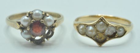 9CT GOLD HALLMARKED GARNET & PEARL CLUSTER RING