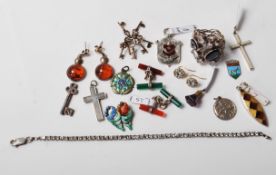 GROUP OF VINTAGE AND ANTIQUE JEWELLERY FINDINGS