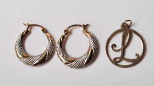 9CT GOLD NECKLACE PENDANT AND 9CT GOLD EARRINGS