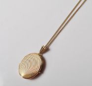 9CT GOLD LONDON HALLMARKED LOCKET AND NECKLACE