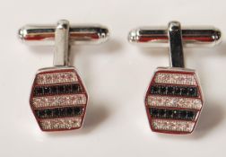 GENTLEMAN'S SILVER CUFFLINKS WITH BLACK AND WHITE STONES