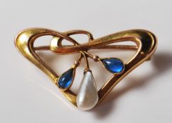 ANTIQUE ART NOUVEAU SAPPHIRE AND 9CT GOLD BROOCH