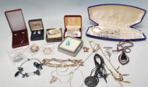 COLLECTION OF GOLD SILVER AND COSTUME JEWELLERY