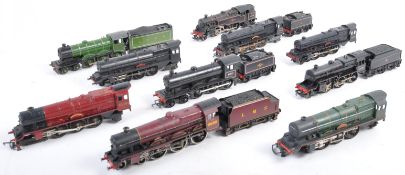 COLLECTION OF ASSORTED 00 GAUGE MODEL RAILWAY ENGINES