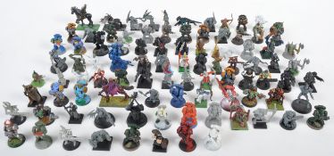 LARGE COLLECTION OF WARHAMMER 40K & FANTASY FIGURES