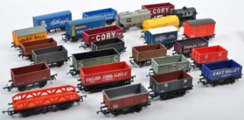 COLLECTION OF ASSORTED 00 GAUGE ROLLING STOCK WAGONS