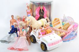 LARGE COLLECTION OF VINTAGE 1990'S BARBIE DOLLS & ACCESSORIES