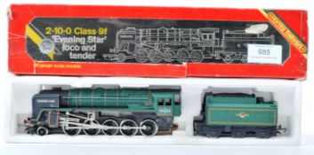 HORNBY 00 GAUGE 2-10-0 CLASS 9F EVENING STAR LOCO