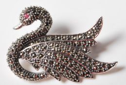 STAMPED .925 SILVER BROOCH IN THE FORM OF A SWAN
