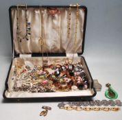 COLLECTION OF VINTAGE COSTUME JEWELLERY