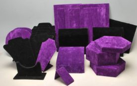 20TH CENTURY CONTEMPORARY JEWELLERY STANDS