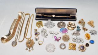 LARGE COLLECTION OF VINTAGE COSTUME JEWELLERY