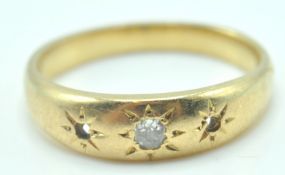18CT GOLD AND DIAMOND GYPSY RING