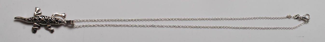 STERLING SILVER ARTICULATED LIZARD PENDANT NECKLACE