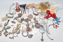 COLLECTION OF ANTIQUE AND LATER JEWELLERY