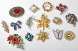 15 VINTAGE MIXED MID CENTURY BROOCHES