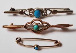 TWO 20TH CENTURY EDWARDIAN 9CT GOLD BAR BROOCHES & OTHER