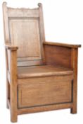 19TH CENTURY GEORGIAN LIGHT OAK HALL CHAIR / ARMCHAIR