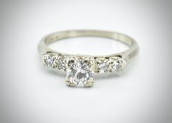 14ct White Gold & Diamond Ring