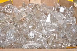 LARGE QUANTITY OF 19TH AND 20TH CENTURY GRLASS STOPPERS