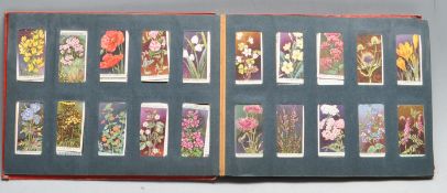 GROUP OF VINTAGE CIGARETTE CARDS