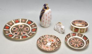 COLLECTION OF ROYAL CROWN DERBY PORCELAIN CERAMIC WARE AND CABINETS WARE.