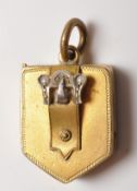 VICTOTRIAN YELLOW METAL BUCKLE LOCKET