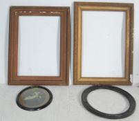 COLLECTION OF 4 VINTAGE PICTURE FRAMES