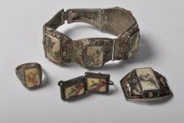 AN EARLY 20TH CENTURY CHINESE SILVER FILIGREE JEWLLERY SET