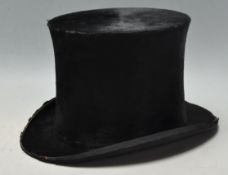 EARLY 20TH CENTURY DUNN & CO LONDON TOP HAT AND CARRY BOX