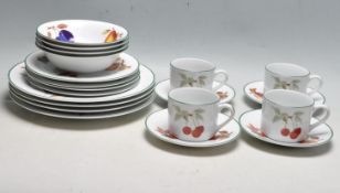 ROYAL WORCESTER EVESHAM VALE PATTERN 20 PIECE DINNER SERVICE