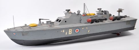 LARGE SCALE ROYAL NAVY MOTOR TORPEDO MODEL BOAT