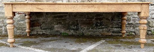 LARGE 19TH CENTURY VICTORIAN PINE KITCHEN FARMHOUSE TABLE