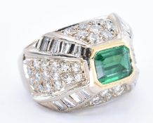 18CT GOLD EMERALD AND DIAMOND SET BOMBE RING