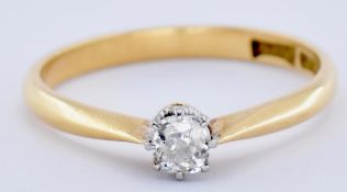 18CT GOLD AND DIAMOND OLD CUSHION CUT SET RING