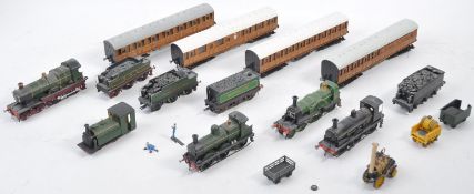 COLLECTION OF VINTAGE 00 GAUGE KIT BUILT LOCOS AND CARRIAGES