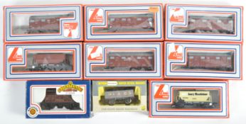 COLLECTION OF X8 ASSORTED 00 GAUGE MODEL RAILWAY ROLLING STOCK