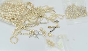 MIXED BAG OF CULTURED PEARL JEWELLERY