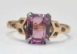 9CT GOLD AND AMETHYST CUSHION CUT RING