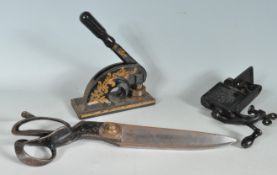 COLLECTION OF THREE VINTAGE 20TH CENTURY HABERDASHERY ITEMS