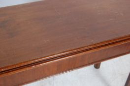19TH CENTURY VICTORIAN MAHOGANY CARD / GAMES TABLE