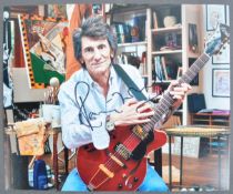 RONNIE WOOD - THE ROLLING STONES - AUTOGRAPHED 8X10