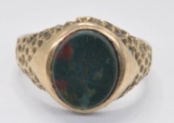 1970'S 9CT GOLD AND BLOODSTONE SIGNET RING