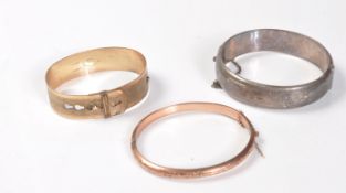 A hallmarked gold bracelet with box clasp and safety chain. together with a 9ct front and back