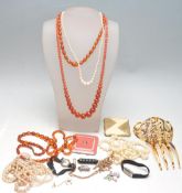 COLLECTION OF VINTAGE COSTUME JEWELLERY