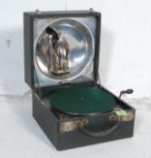 EARLY 20TH CENTURY DECCA PORTABLE GRAMOPHONE