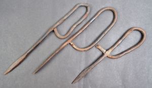 WWI FIRST WORLD WAR - THREE 'FRENCH NAIL' TRENCH DAGGERS