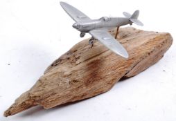 WWII SECOND WORLD WAR DESKTOP MODEL OF AN RAF SPITFIRE