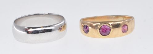 ANTIQUE GOLD GYPSY RING AND WHITE GOLD BAND RING