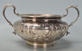 VICTORIAN WILLIAM MOULSON SILVER HALLMARKED SUGAR BOWL.